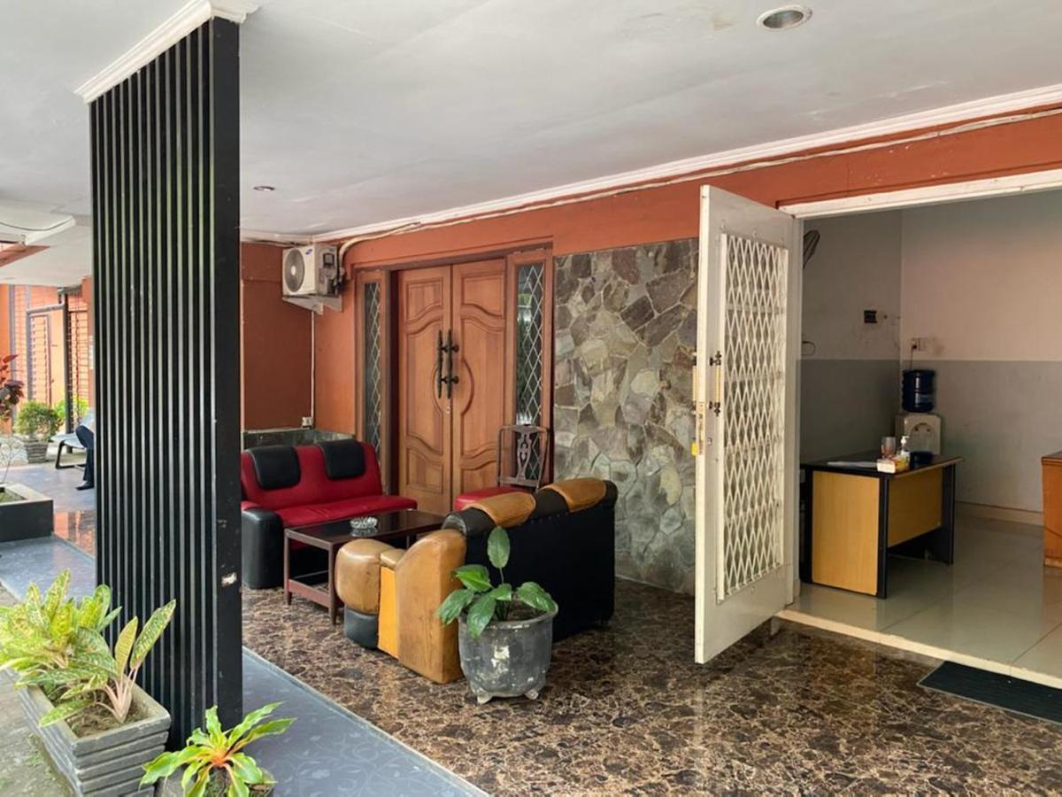 Djaboerigin Mongonsidi Guest House Redpartner ميدان المظهر الخارجي الصورة
