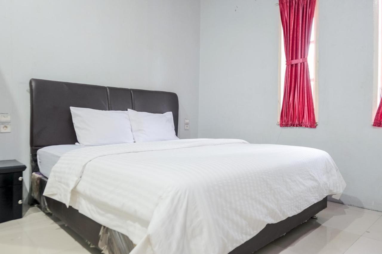 Djaboerigin Mongonsidi Guest House Redpartner ميدان المظهر الخارجي الصورة